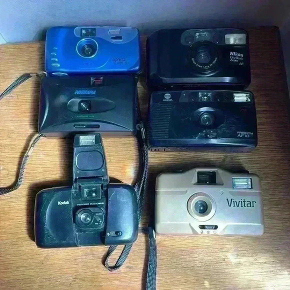 Bulk lot of 6 film cameras:  Kodak, Nikon, Panorama, Minolta, Vivitar - Picture 10 of 10